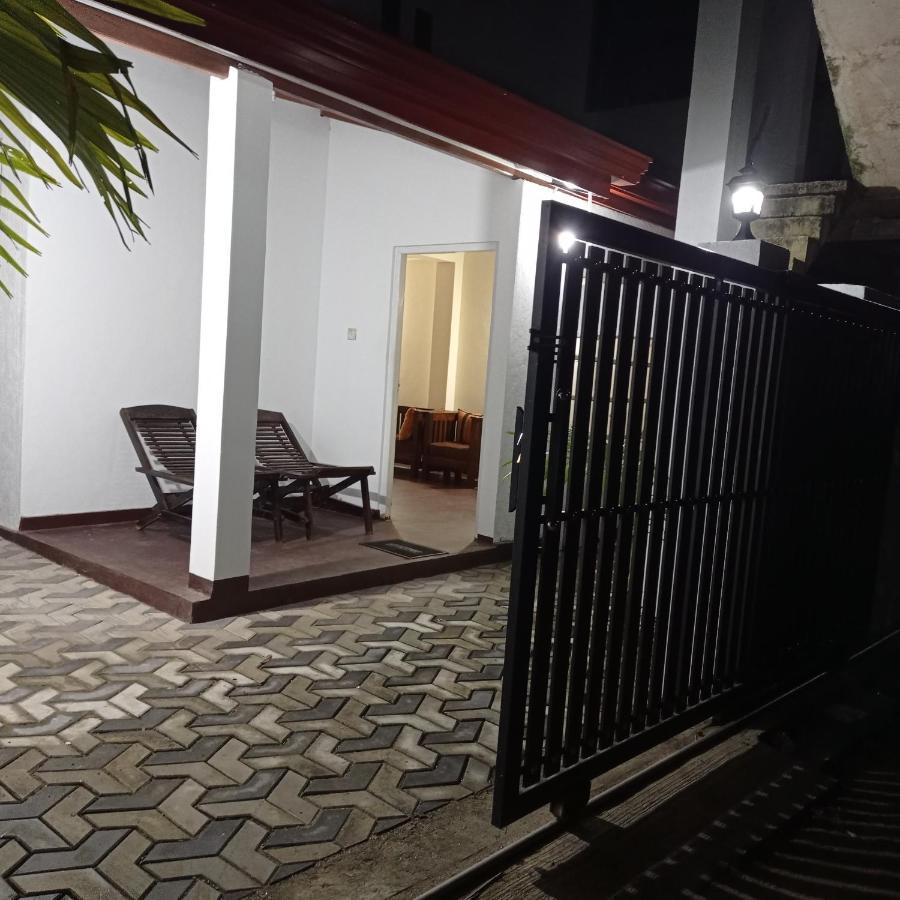 Homestay Surf & Salt Weligama